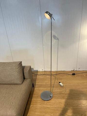 Occhio Sento E LED Vloerlamp – NP: €1.851 / Zilver beschikbaar voor biedingen