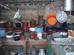 Emaille emmers, vergieten, potten en pannen te koop., Antiek en Kunst