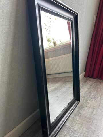 2-persoons bed 160x200, 2 nachtkastjes,ladekast en spiegel - afbeelding 4