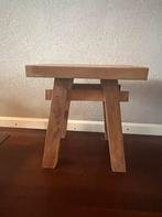 Vintage zware rustiek massief houten kruk, Huis en Inrichting, Krukjes, Ophalen of Verzenden, Zo goed als nieuw, Hout