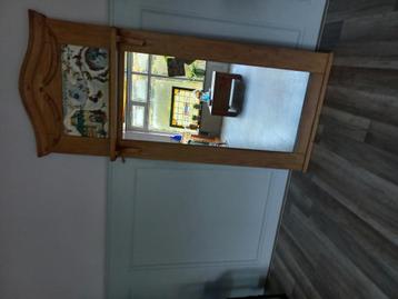 Spiegel met decoraties  beschikbaar voor biedingen