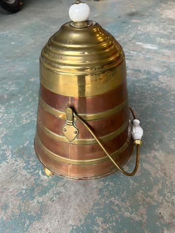 Antieke koperen doofpot beschikbaar voor biedingen