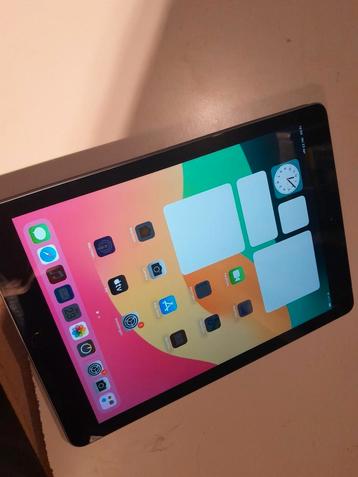 ALS NIEUW IPAD 6TH GEN 32GB WIFI  beschikbaar voor biedingen