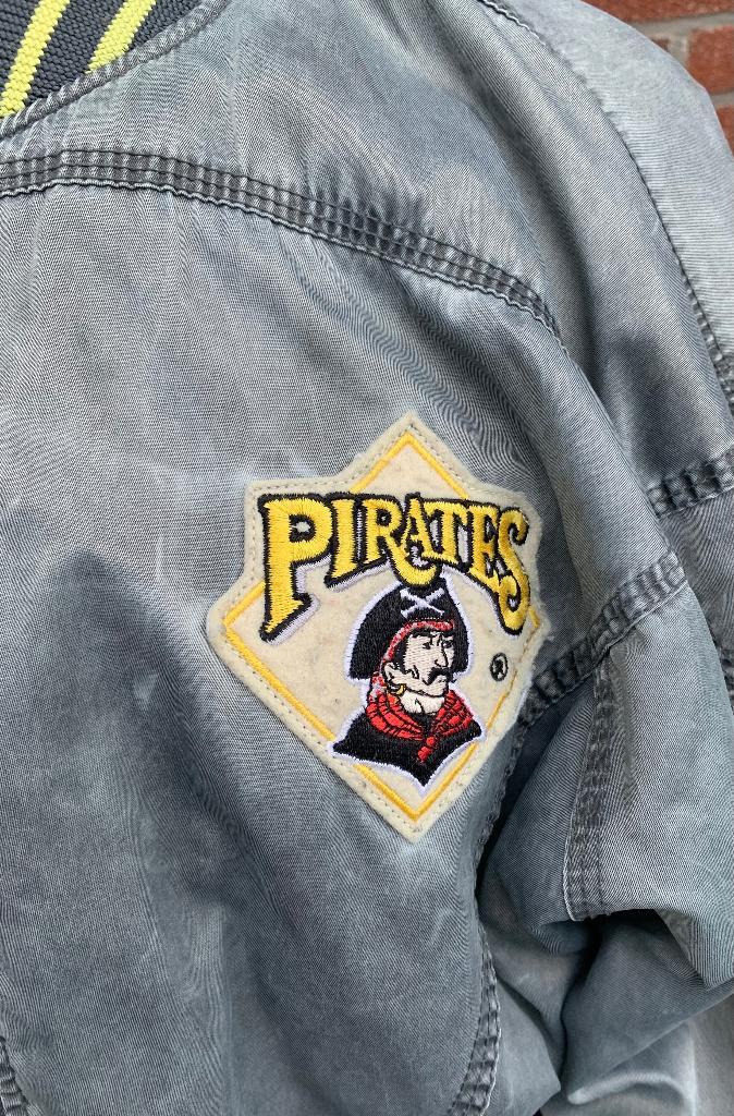 Honkbal jas Pitsburgh Pirates izgst maat M, Sport en Fitness, Honkbal en Softbal, Zo goed als nieuw, Kleding, Honkbal, Ophalen of Verzenden