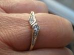 Gouden ring met diamanten uit Zeeuwse boedel 14k, 18 tot 19, Ophalen of Verzenden, Zo goed als nieuw, Met edelsteen
