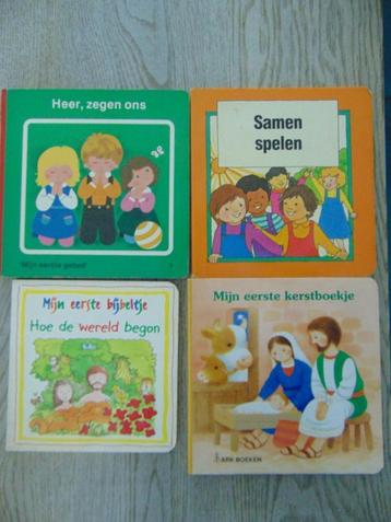 Set 4 x kartonnen boeken kleuters - Ark boeken - thema: God beschikbaar voor biedingen