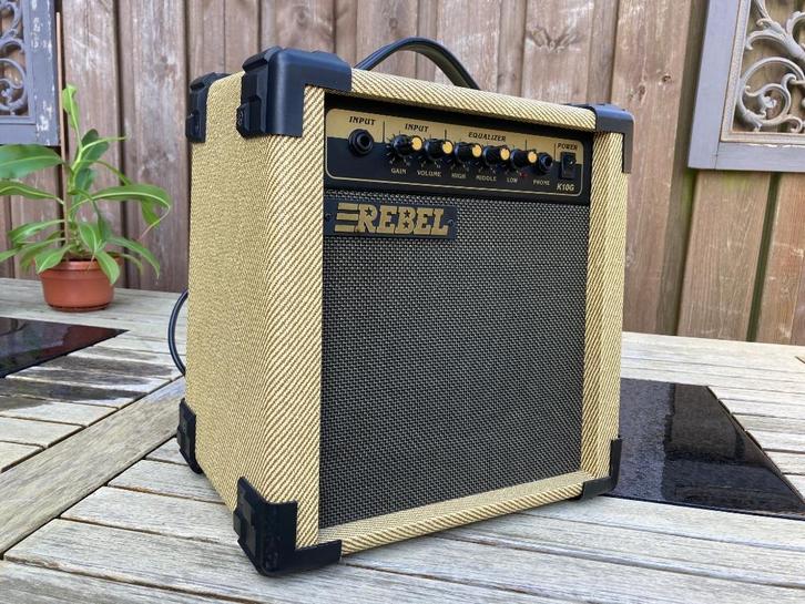 Gitaarversterker Rebel K10G – Compact en veelzijdig, Muziek en Instrumenten, Versterkers | Bas en Gitaar, Zo goed als nieuw, Gitaar