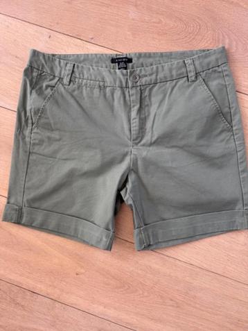 z.g.a.n. legergroen korte broek maat 40  beschikbaar voor biedingen