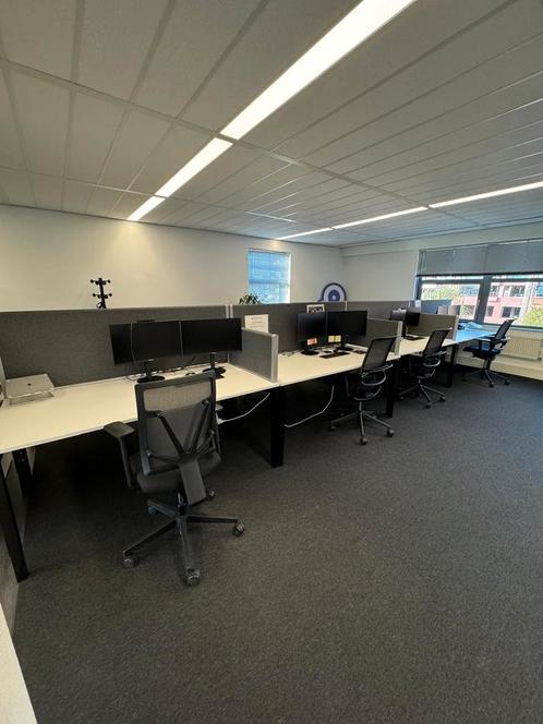 Te koop bureaus / werkplekken ( wit of eiken blad ) 25x, Zakelijke goederen, Kantoor en Winkelinrichting | Kantoormeubilair en Inrichting
