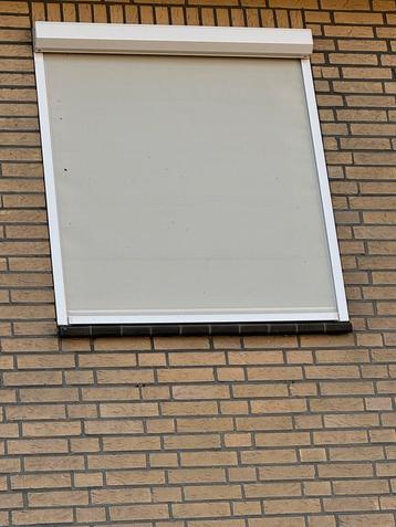 Elektrische screen Mado zonwering beschikbaar voor biedingen