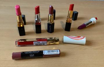 Acht lipsticks Dior Chanel Max Factor Pupa Nieuw en zgan beschikbaar voor biedingen