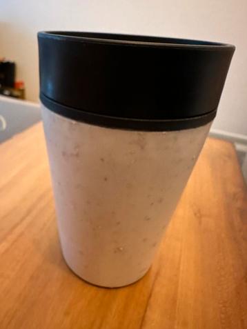 Cicular en Co koffiebeker beschikbaar voor biedingen