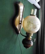 Mooie muurlamp op stroom olielamp model met geslepen bol, Ophalen