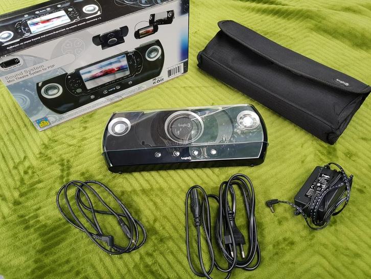 Logic3 Dockstation sound system voor psp slim en lite, Spelcomputers en Games, Spelcomputers | Sony PSP, Zo goed als nieuw, Overige modellen