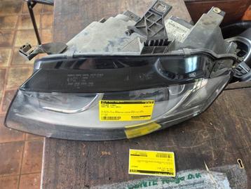 Koplamp links van een Audi A4 beschikbaar voor biedingen