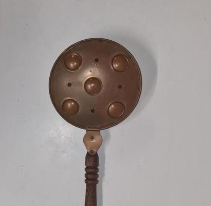 beddenpan herl oud met houten handvat., Antiek en Kunst, Antiek | Koper en Brons, Ophalen of Verzenden