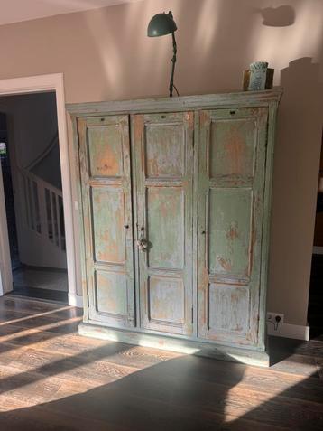 Antieke houten originele locker uit Frankrijk  beschikbaar voor biedingen