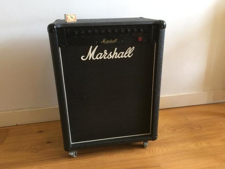 Marshall 5522 200Watt bascombo + 15" Celestion 'Sidewinder', Muziek en Instrumenten, Versterkers | Bas en Gitaar, Gebruikt, Basgitaar