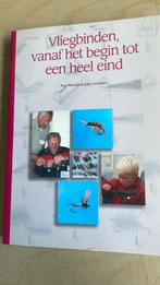 Vliegvissen Boek Vliegbinden vanaf begin tot een heel eind, Watersport en Boten, Hengelsport | Vliegvissen, Ophalen of Verzenden