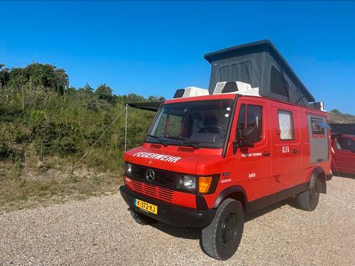Unieke Mercedes 410 4x4 camper te koop, Caravans en Kamperen, Campers, Particulier, Bus-model, tot en met 4, Mercedes-Benz, Benzine