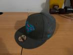 New Balance Superman Fitted Cap 7 1/2 - 59.6cm, Kleding | Heren, Hoeden en Petten, Ophalen of Verzenden, Zo goed als nieuw, 60 cm (XL, 7½ inch) of meer