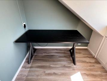 Vloerbeschermer voor bij het bureau beschikbaar voor biedingen