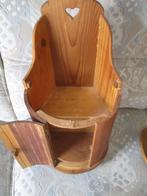Ouderwets houten poppenstoeltje met deurtje, Ophalen of Verzenden, Zo goed als nieuw, Overige typen