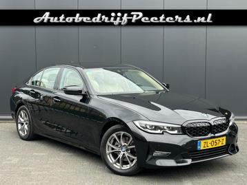 Bmw 3-SERIE 320i Sport Line 1e eigenaar Leder Navi LED Sport beschikbaar voor biedingen