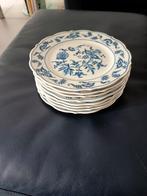 Blue danube gebaksbordjes . Doorsnee 17 cm ., Ophalen, Zo goed als nieuw, Porselein, Bord of Schaal