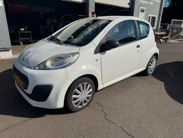 Peugeot 107 1.0 12V E-vti 68PK 3DR 2012 Wit beschikbaar voor biedingen