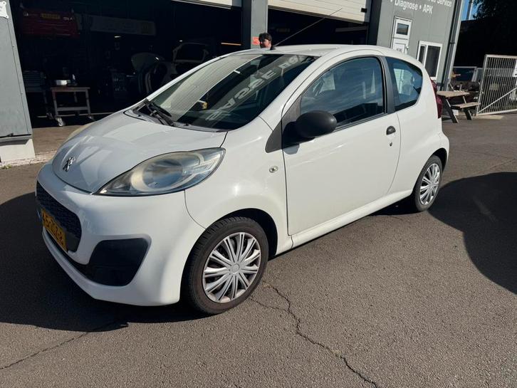Peugeot 107 1.0 12V E-vti 68PK 3DR 2012 Wit, Auto's, Peugeot, Bedrijf, ABS, Airbags, Airconditioning, Electronic Stability Program (ESP)