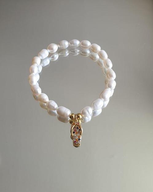 Zoetwater parel armbandje stretch met teenslippertje, Sieraden, Tassen en Uiterlijk, Armbanden, Nieuw, Overige materialen, Wit