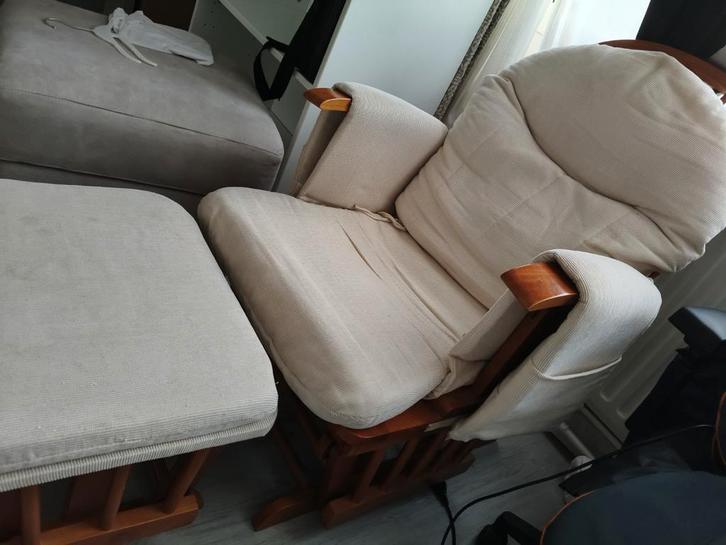 Schommelstoel + Voetenbank - Ideaal voor Voeding, Huis en Inrichting, Fauteuils, Gebruikt, Hout, Stof, 50 tot 75 cm, 75 tot 100 cm