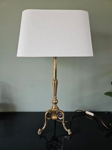 Messing vintage tafellamp / schemerlamp met witte kap beschikbaar voor biedingen