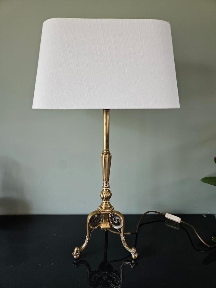 Messing vintage tafellamp / schemerlamp met witte kap, Huis en Inrichting, Lampen | Tafellampen, Zo goed als nieuw, 50 tot 75 cm