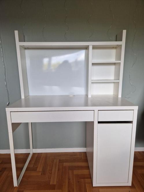 Zgan micke bureau ikea ( buro ) met opbouwdeel, Huis en Inrichting, Bureaus, Zo goed als nieuw, Ophalen