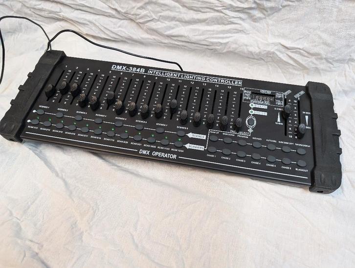 DMX384 DMX lichtcontroller – 16 faders / 384 kanalen, Muziek en Instrumenten, Licht en Laser, Gebruikt, Licht, Geluidgestuurd