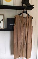 Prachtig nieuw suede jurkje IKKS in camel kleur, Kleding | Dames, Jurken, Maat 38/40 (M), Beige, Nieuw, Ophalen of Verzenden