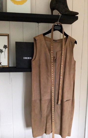 Prachtig nieuw suede jurkje IKKS in camel kleur beschikbaar voor biedingen