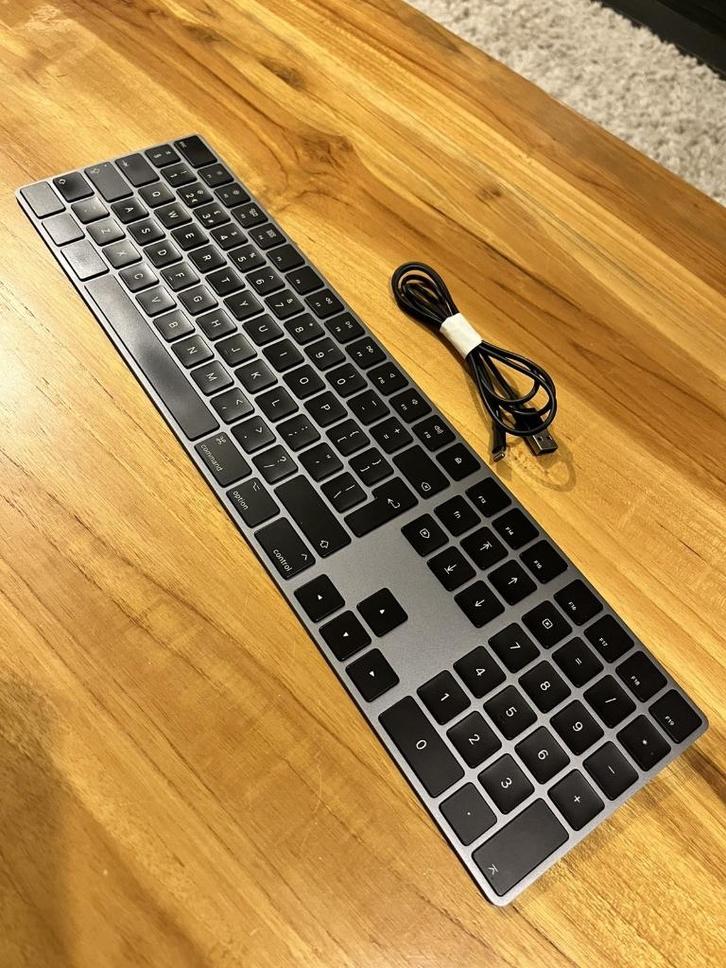 Apple Magic Keyboard with Numeric Keypad A1843 Space Grey, Computers en Software, Toetsenborden, Zo goed als nieuw, Qwerty, Draadloos