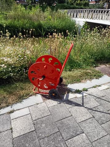 Professionele slangenwagen met grote slangcapaciteit (140m) beschikbaar voor biedingen