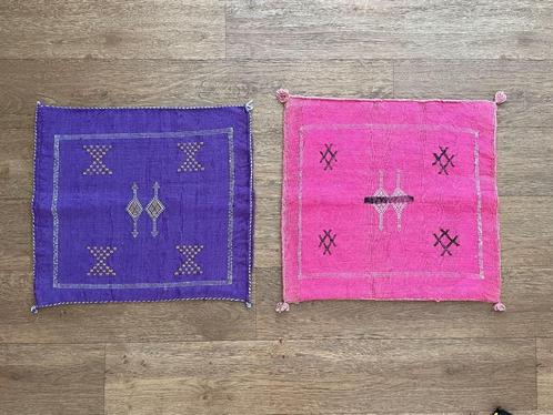 Twee kussenslopen van cactuszijde, Huis en Inrichting, Woonaccessoires | Kussens, Nieuw, Roze, Vierkant, Ophalen of Verzenden