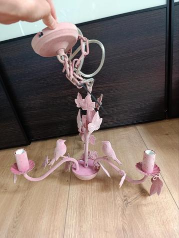 Kroonluchter roze met vogeltjes beschikbaar voor biedingen