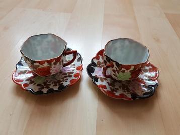 Antieke kopjes met bijpassende schotels Chinees porselein. beschikbaar voor biedingen