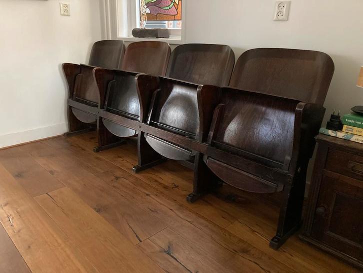 Vintage houten bioscoopstoelen, Antiek en Kunst, Antiek | Meubels | Stoelen en Banken, Ophalen