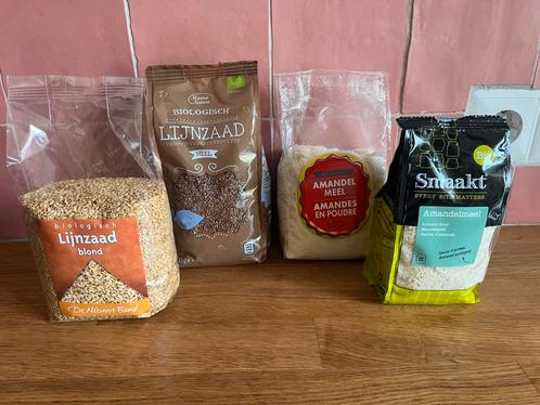 Nieuw in verpakking Amandelmeel én lijnzaad in 1 koop., Diversen, Levensmiddelen, Ophalen of Verzenden