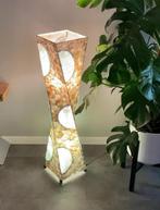Vloerlamp handgemaakt met white capiz schelpen en glas, Ophalen, Zo goed als nieuw, Glas, 100 tot 150 cm