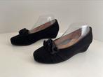 Yoyoli 100) Theresia M 38 H zwart suede instappers incl VK, Theresia M, Ophalen of Verzenden, Zo goed als nieuw, Instappers