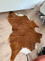 Prachtig bruin met wit koeienkleed., Huis en Inrichting, Stoffering | Tapijten en Kleden, Ophalen, 150 tot 200 cm, Zo goed als nieuw