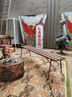 Vintage gym bank, Ophalen